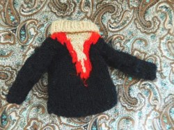 BLACK RED WHITE SWEATER